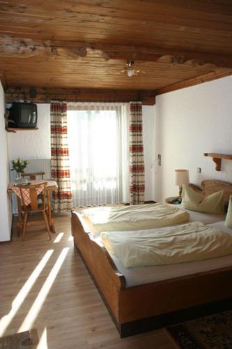 Hotel Negele Hohenfurch Buitenkant foto