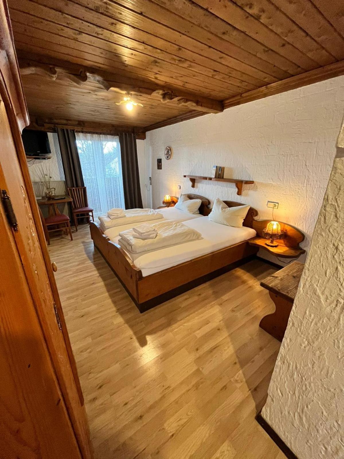Hotel Negele Hohenfurch Buitenkant foto